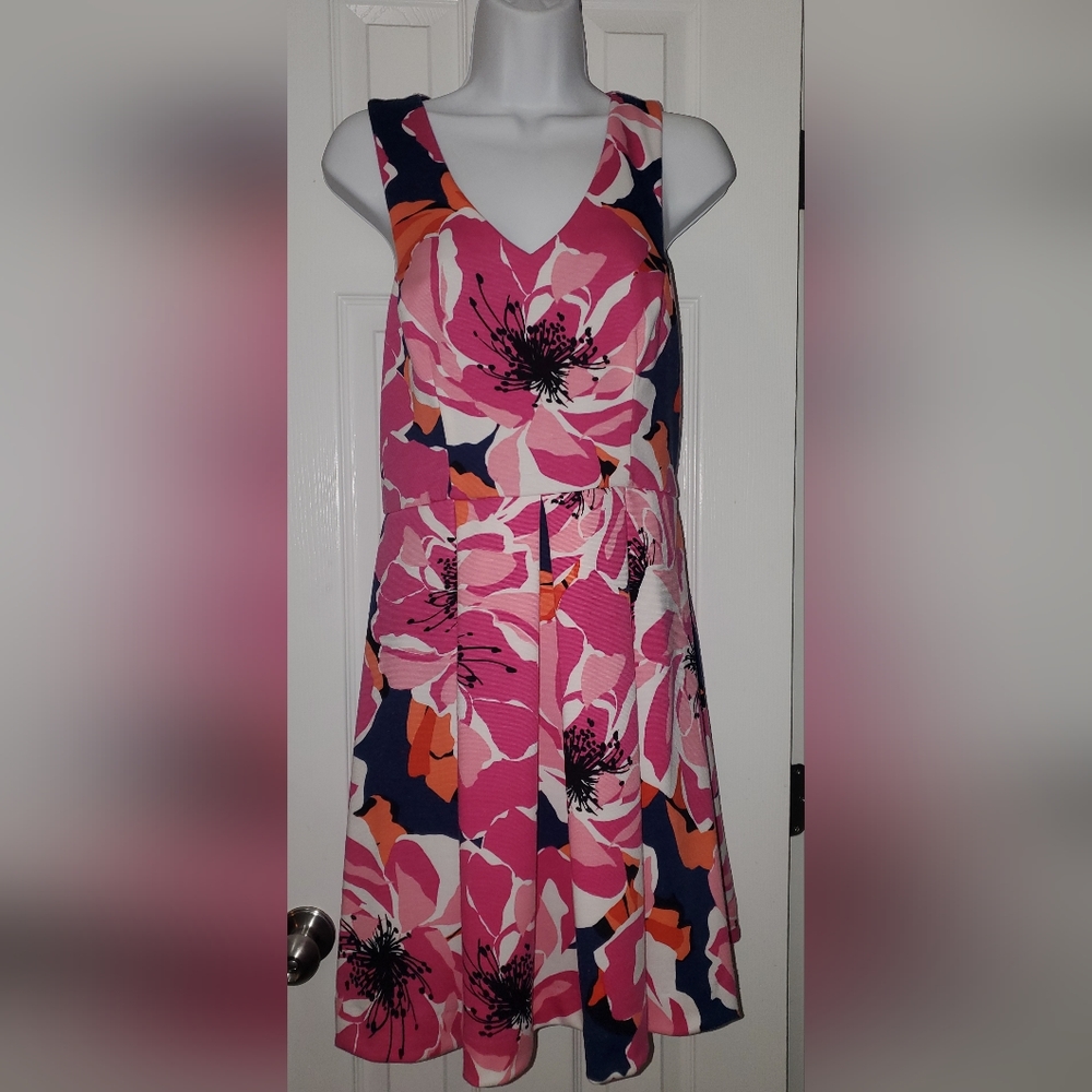 Trina Turk floral size 6 dress with pockets!
